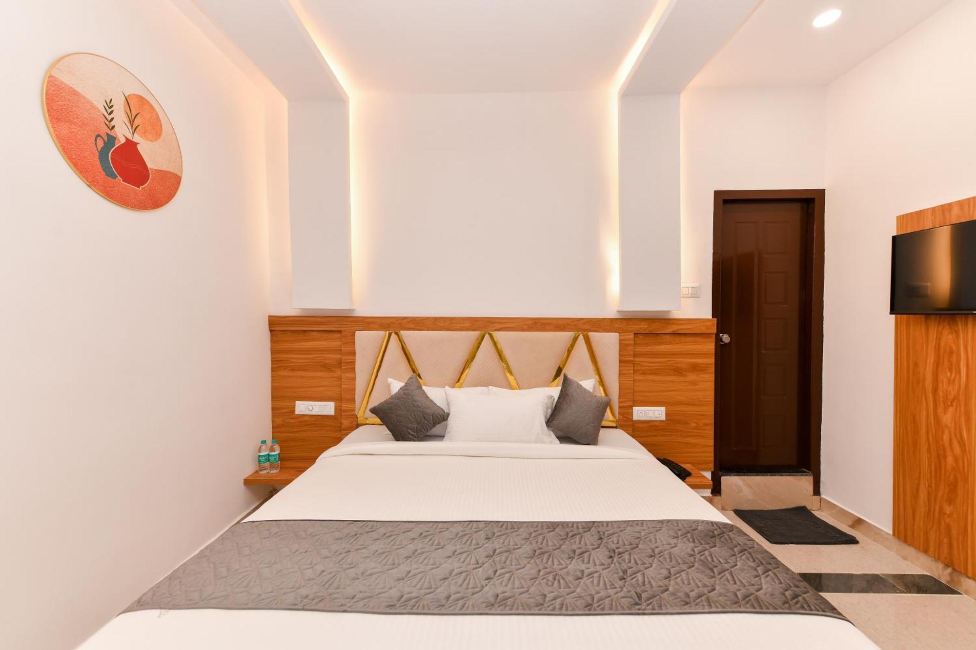 Hotel Shine International Mysore Bagian luar foto