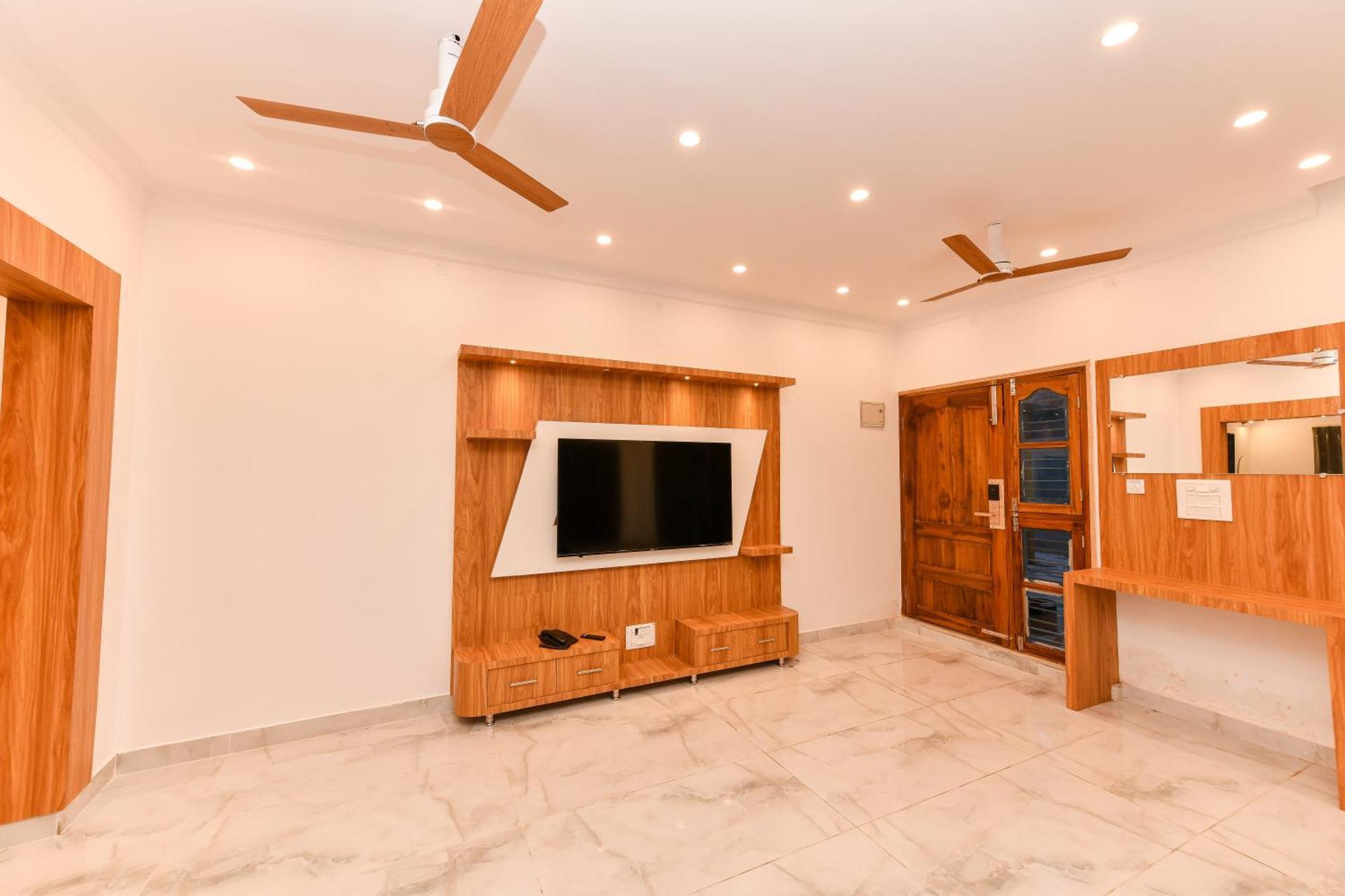 Hotel Shine International Mysore Bagian luar foto