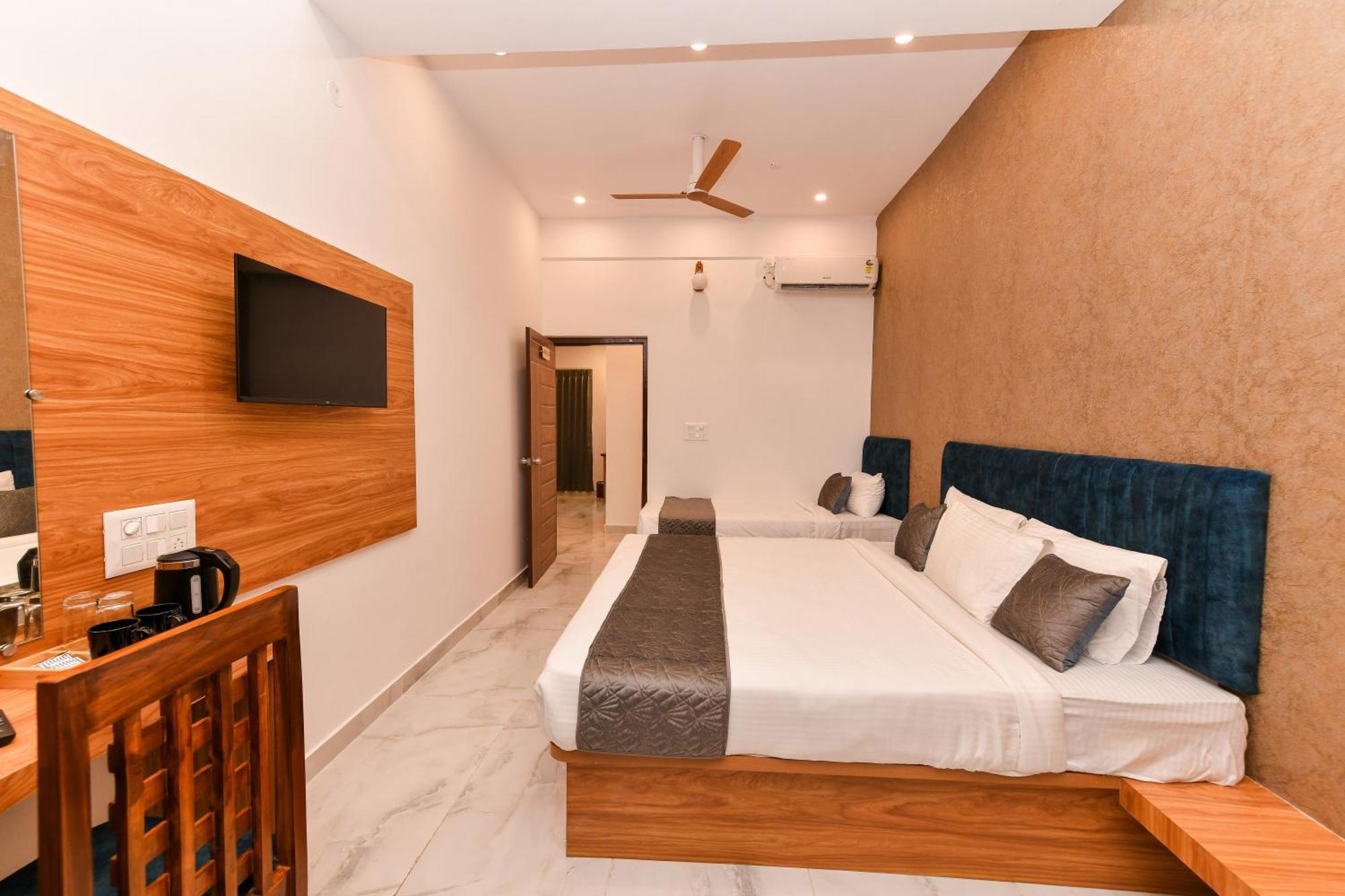 Hotel Shine International Mysore Bagian luar foto
